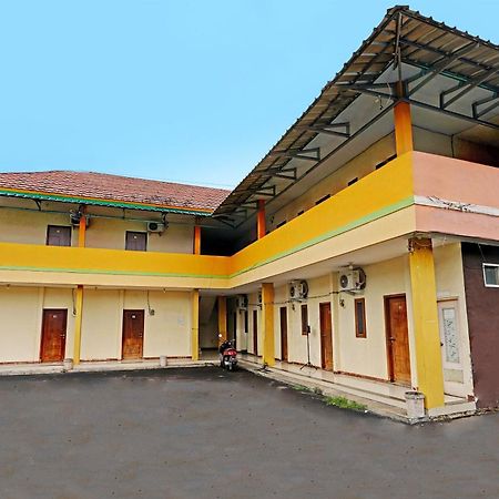 Oyo 91955 Pondokan Cempaka Чиребон Экстерьер фото